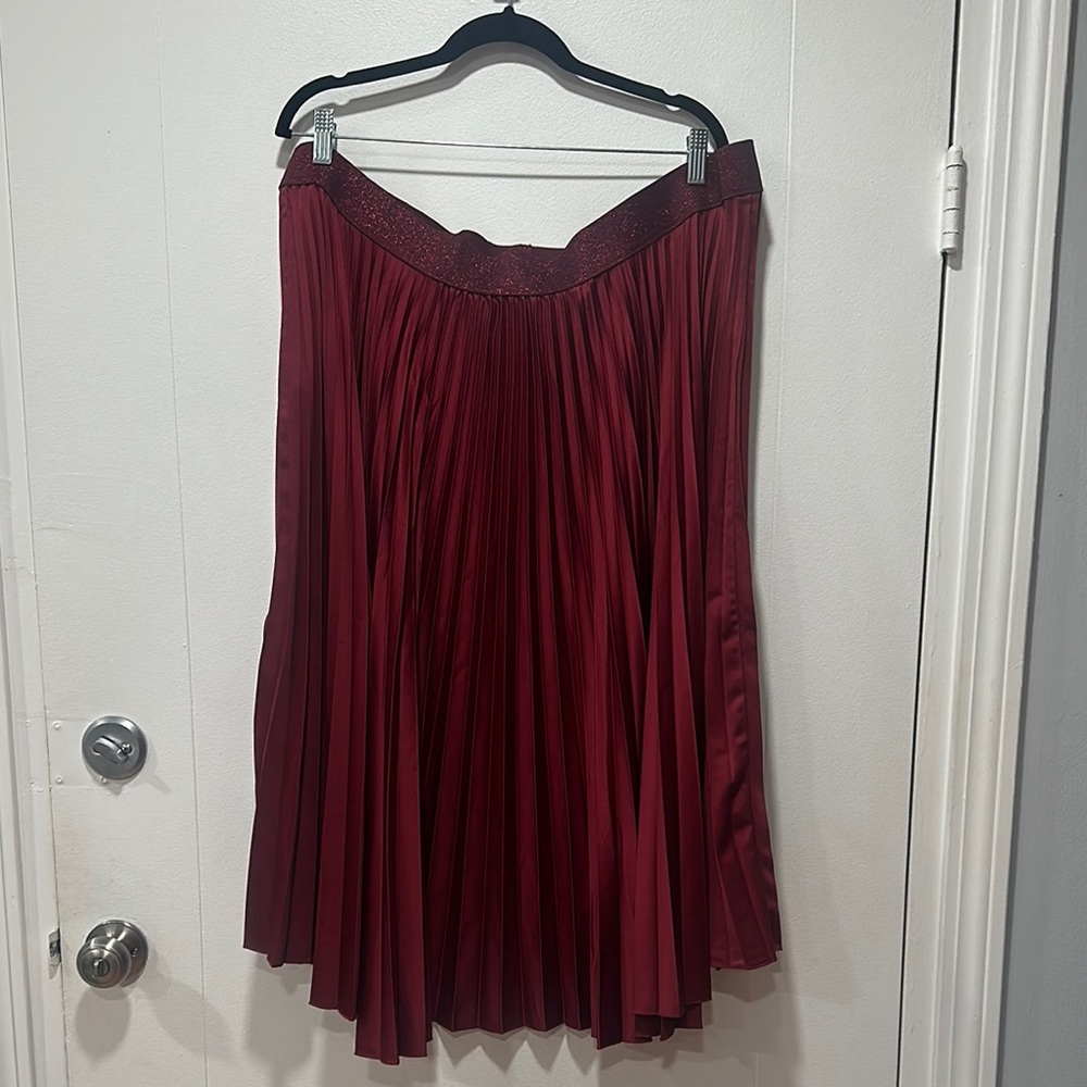 Elegant Burgundy Pleated Skirt